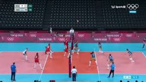 El voleibol tradicional se jugó por primera vez en los juegos olímpicos, como deporte de demostración en los juegos olímpicos de parís 1924 y pertenece a las especialidades olímpicas desde los juegos olímpicos de tokio 1964. Zor0yut Jqz Um