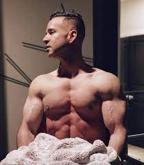 Mike 'The Situation' Sorrentino Leaves Wife Drooling With Shirtless Thirst  Trap - The Blast