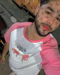 abubakerrr___ Even if we argue often, I can't live without you,“Life is too  short for goodbyes, stay in touch!”“Be well, do-good work, and keep in  touch.” All I pray to the almighty