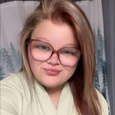 Brooke Deaton's Instagram, Twitter & Facebook