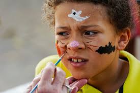 Arts 'n Autism families enjoy a Halloween fall carnival