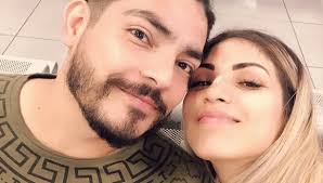 Erick Elera celebra primer año de casado con Allison Pastor y publica  tierna foto de su boda