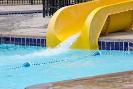 Escorregador Para Piscina Opcoes De Lazer Na Piscina Trampolim