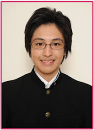 1. Shigeta Makoto - (Taguchi Tsukasa) kasuka 1. No absen 11. Ketua kelas yang mengatur segala urusan kelas, kepribadiannya disiplin , (cucok ame mukanye ye. - 25700_300