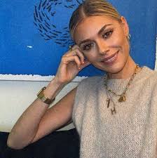 Madeline Stuart, a model with Down's Syndrome, lands a modelling contract  with a fitness brand