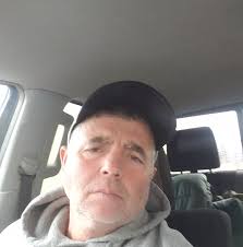 South Kitsap Class of 84 members enjoy event and discover singing talent