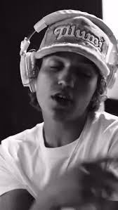 Dyllan James (@dyllanjamesofficalpage) • Instagram photos and videos