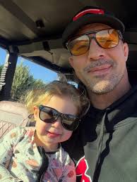 You've never seen someone so crunk to pick up her two big brothers from the  bus stop than this critter ❤️