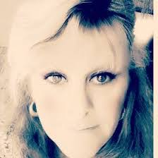 Lori Houk's Instagram, Twitter & Facebook