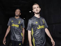 Juventus 2000 2001 third shirt jersey camiseta ciaoweb lotto tele+ l 3rd. Juventus Officially Unveils Its 2018 19 Third Kit Black White Read All Over