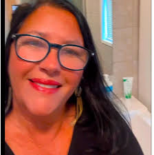 Aloe Heat Lotion suits everyone who appreciates a lovely, relaxing and  warming massage. Equally great for those who work out, as for those who  sits down a lot in their job and