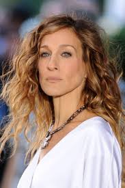 Cette coupe est réalisable, à condition de prendre en compte la longueur du visage : Quelle Coupe De Cheveux Pour Mon Visage Long Cheveux Courts Visage Allonge Coupe De Cheveux Visage Allonge Coupe Visage Long