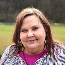 Audrey Henshaw's Instagram, Twitter & Facebook