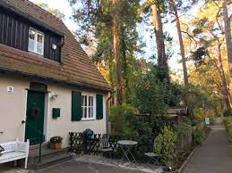Von der suche nach dem passenden käufer bis zum notartermin begleiten wir sie professionell und kümmern uns um das kleinste. Haus Zum Verkauf Viernheimer Weg 14 14169 Berlin Zehlendorf Zehlendorf Mapio Net