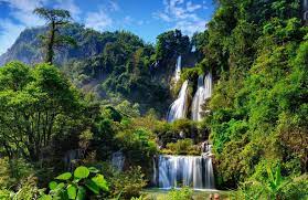 The images where the water on the waterfall looks very smooth and dreamlike is a simple photography technique that has nothing to do with photoshop. The Most Beautiful Waterfalls In The World Slideshow The Active Times