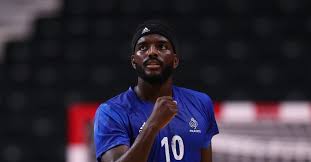 La france, double championne olympique en titre, a battu l'allemagne 29 à 28, et disputera la finale face à la pologne ou au danemark. 5tnqgolr3bwktm
