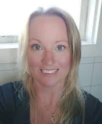 Both Ruby's were beauties with "big dark eyes"... Each had their own style  to play this character. Some SPN fans have a strong favorite when it comes  to Ruby. I am pretty