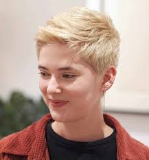 The angular jawline and approximately equal face width and length are the defining features of a square face. 32 Short Hairstyles Haircut Ideas For Women 2019 Hairstyle Woman