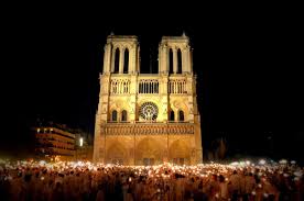 Construction of the new cathedral had probably already begun when pope alexander iii visited paris in 1163: Incendiul De La Notre Dame È™i O LecÈ›ie De Istorie De Ce A Starnit O EmoÈ›ie Atat De PuternicÄƒ Istoria Catedralei Notre Dame Din Paris Edupedu Ro