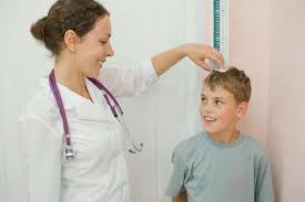 Il faut toujours garder à l'esprit que dans un groupe de 6 à 7 enfants, il y a toujours certains qui seront intimidés et auront du mal à participer aux activités. Mon Enfant Est Plus Petit Que Les Autres Quand Faut Il S Inquieter Pour Sa Croissance Laboratoire Pediact