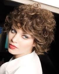 Ce qui est présenté dans la lecture suivante a pour but de vous aider à trouver des informations relatives à la discussion coupe courte cheveux frisés naturellement. Coupe Courte Cheveux Frises Naturellement Hair Styles Curly Hair Styles Sleek Hairstyles