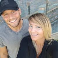 Desiree Larsen's Instagram, Twitter & Facebook