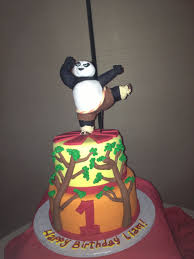 Kung Fu Panda Cake In Fondant Kung Fu Panda Himself Is Made With Rice Crispy Treats And Covered In Fondant Sugarnomics Cake Studio Guam Kuchen