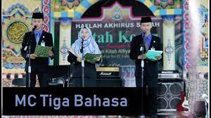 Contoh kata sambutan kita tentunya sudah pernah menghadiri suatu acara baik itu formal atau nonformal nah dalam suatu acara tersebut banyak sekali kita lihat kata sambutan yang biasanya disampaikan oleh tokoh penting dalam suatu acara tersebut misalkan acara perpisahan sekolah biasanya akan ada kata sambutan dari kepala sekolah. Mc Tiga Bahasa Haflah Akhirus Sanah Pondok Pesanten Riyadlatul Ulum 2017 Youtube