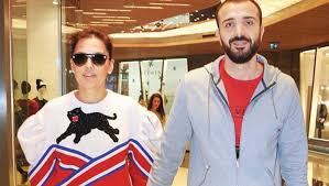 Demet Akalin Kimdir