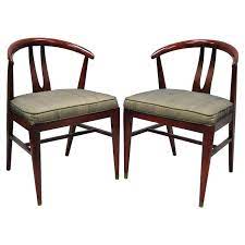 Buy mid century dining chairs and get the best deals at the lowest prices on ebay! Pair Of Vintage Mid Century Modern Horseshoe Curved Back Mahogany Dining Chairs At 1stdibs