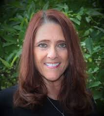 Claudia Chandler's Instagram, Twitter & Facebook