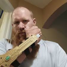 V2 Assassin's Valhalla Eivor Hidden Blade gold/silver