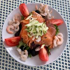 Today Suggestion Green Salad Salmon Shrimps Tomatoes Boboliparis Boboli Salad Salade Restaurant Manger Sainement Restaurant Italien Fait Maison
