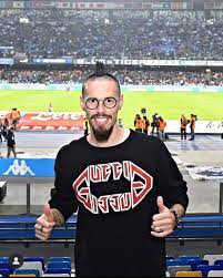 In 2002, marek penned a deal with slovan bratislava, a team that competes in the slovak first soccer league. Marek Hamsik Biography Height Life Story Super Stars Bio