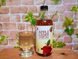 Cuka epal berwarna emas pucat. 8 Manfaat Dan Khasiat Surya Apple Cider Vinegar Acv Cuka Epal Bersama Madu Asli Lyssa Faizureen