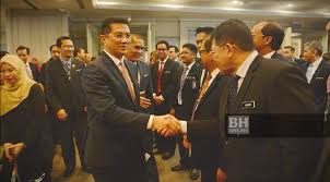 Kementerian hal ehwal ugama menteri t.menter.men terii sut 1. Idea Lebih Inovatif Progresif Rangka Rmk 12 Mohamed Azmin