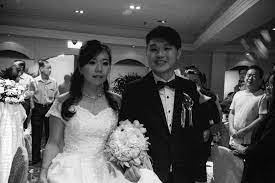 Yes, organizing a wedding is unimaginably harder than … Couple Shares Horrible 2 700 Wedding Photos To Warn Others To Be Careful