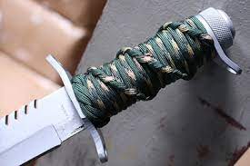 Place the paracord along one side of the handle. Wrap It All The 25 Best Paracord Handle Wraps Paracord Planet
