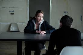 Physisch durchtrainiert, rennend, kämpfend, dauermisstrauisch, dem polizeiapparat längen voraus. Sarah Kohr Tv Series 2014 Imdb