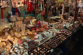 Covent Garden Antique Market Stall Mondays At The Apple Market 10 00am 6 00pm And Jubilee Hall Market Mon 5 00am 6 Antique Market Market Stalls Covent Garden