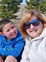 Shelly Cote's Instagram, Twitter & Facebook