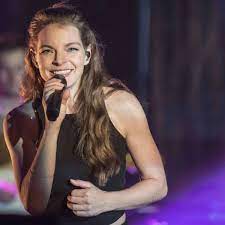 Now streaming on @hbomax #snydercut. Yvonne Catterfeld Lasst Sich Im Offenbacher Capitol Feiern Offenbach