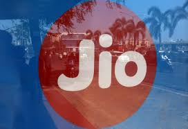 अब सवाल उठता है की क्या आप अपने jiophone या jiophone 2 में free fire game download कर सकते हैं या नहीं? Coronavirus Jio Offers 100 Minutes Of Free Talktime 100 Free Sms To Help Poor Amid Covid 19 Lockdown Deccan Herald
