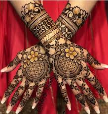 Easy Mehndi Designs For Your Gorgeous Henna Look In 2020 Engagement Mehndi Designs Mehndi Designs Dulhan Mehndi Designs