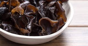 Kikurage Le Champignon Noir Japonais Les Super Aliments Champignons Noirs Idee Recette