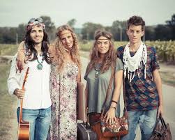 Années 70 mode hippie tenue année 70 style des années 1970 mode année 70 histoire de la mode tenue vintage galeries de photos annee homme femme. Mode Annees 70 S Inspirer De La Mode Disco Pour Une Soiree Thematique Mode Annee 70 Annees 70 Mode Hippie Tenue Annee 70