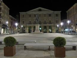 Piazza Mazzini Del Cavallo Per I Casalesi House Styles House Home Decor