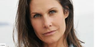 She is an actress, known for salasana: Astrid Veillon Tandem Apres 13 Ans En Couple Son Compagnon Et Elle Ne Vivent Plus Sous Le Meme Toit