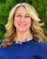 Kelly Conover's Instagram, Twitter & Facebook