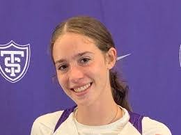 Nieves Cruz's Instagram, Twitter & Facebook